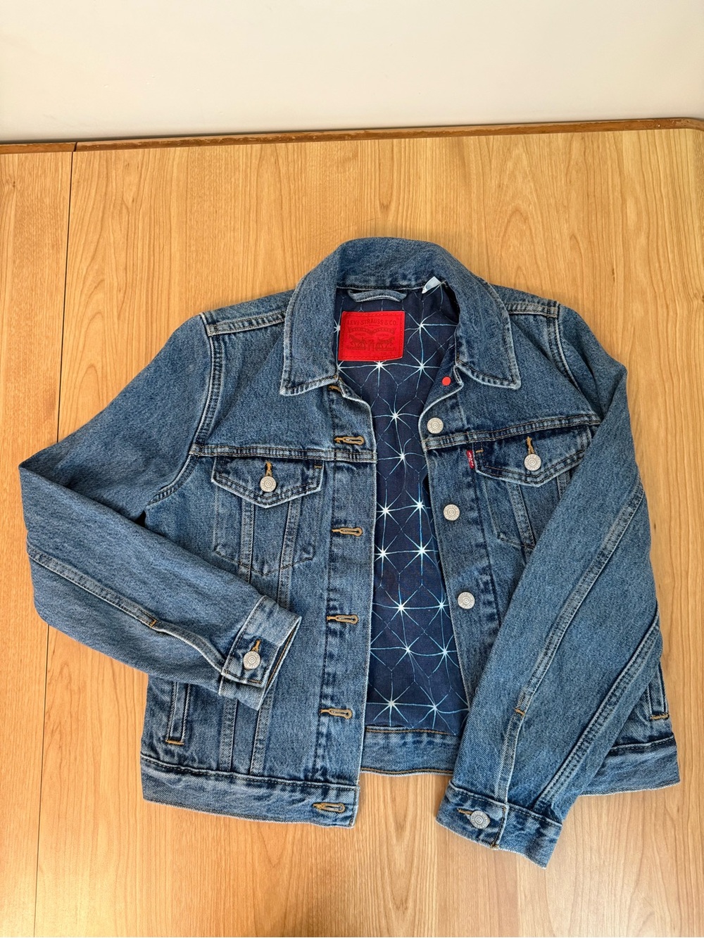 NWOT Levi's x Target Denim Trucker Jacket Star Print Lining - Size S